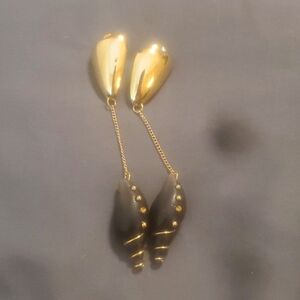 Shell earrings